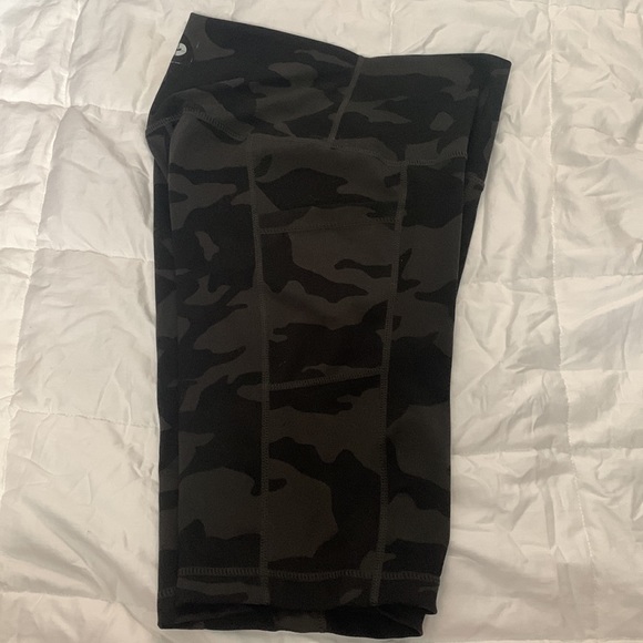 Shorts - Picture 4 of 4